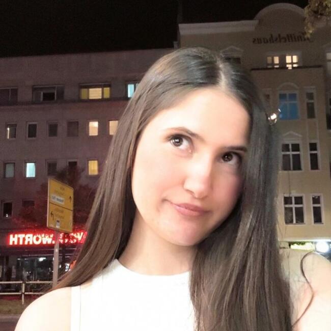 Babysitter in Berlin: Zehra