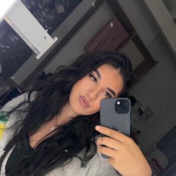 Babysitter in Crampagna: Kellia