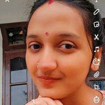 Babysitter in Yerevan: Simran