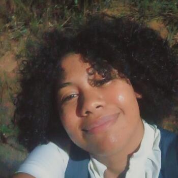 Babysitter in Ilhéus: Mikaelly