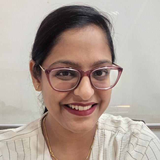 Babysitting job in Surat: Mariya k