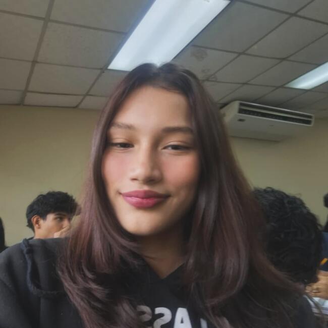 Niñera en David: Inés