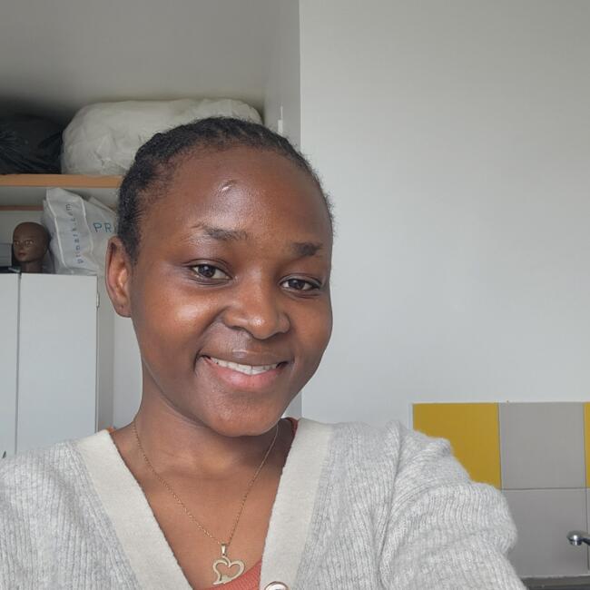 Baby-sitter in Nanterre: Reine