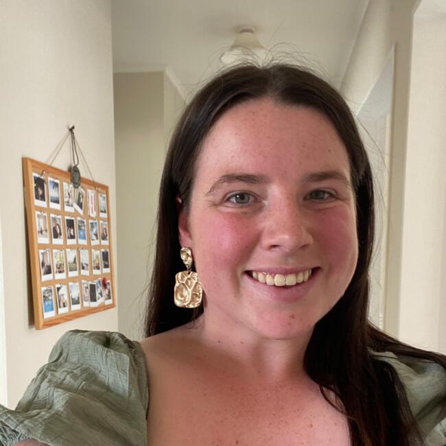 Babysitter in Lower Hutt: Katie