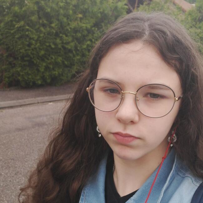 Babysitter in Saint-Dizier: Leelou