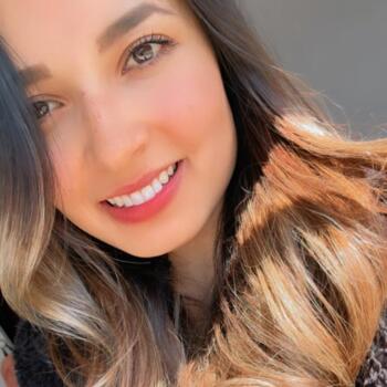 Babysitter in Auckland: Laura