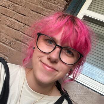 Babysitter Winnipeg: Skylar