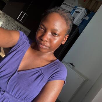 Babysitter in Aulnay-sous-Bois: Divine