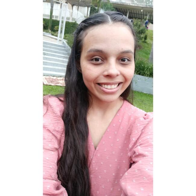 Babysitter in Campo Largo: Camila