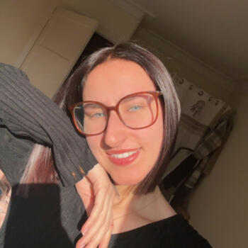 Babysitter in Coussay-les-Bois: Lea