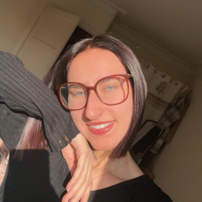 Babysitter in Coussay-les-Bois: Lea