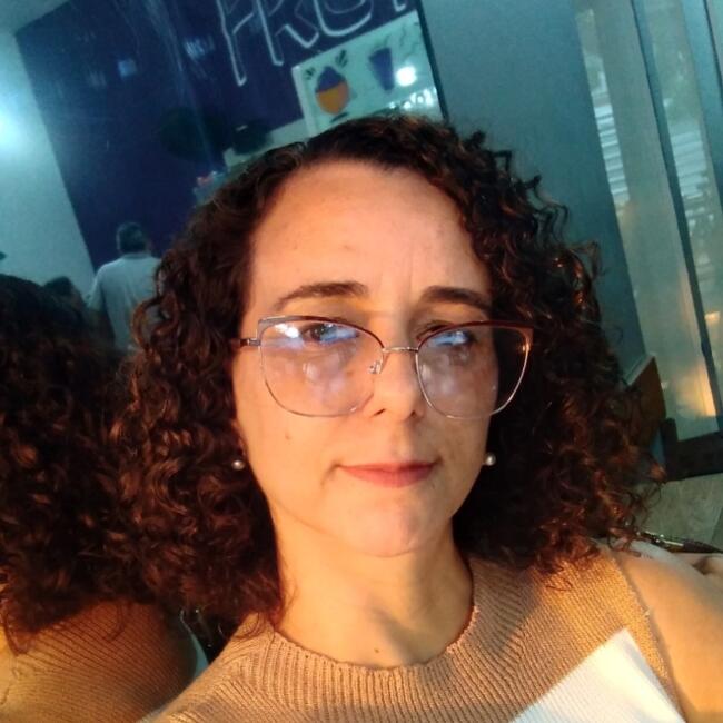 Babysitter in Contagem: Renata