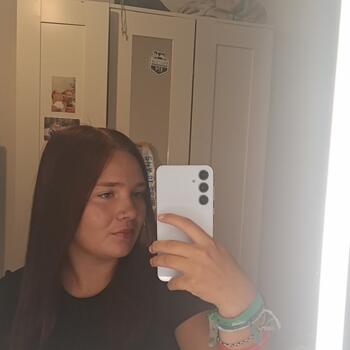 Baby-sitter in Dombresson: Noémie