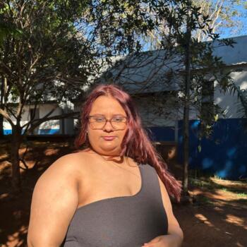 Babysitter in Maringá: Sara