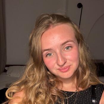 Babysitter in Tours: Chloe
