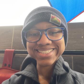 Babysitter in Phoenix: Adrienne