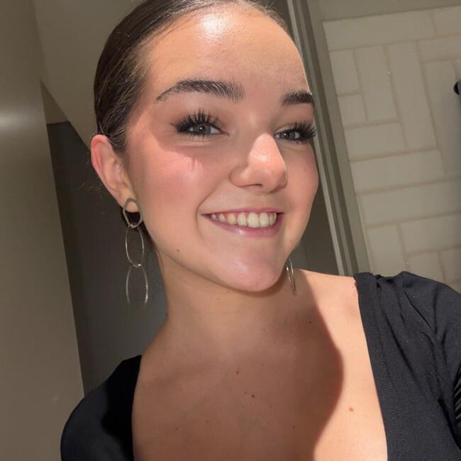 Canguro en Valladolid: Angela