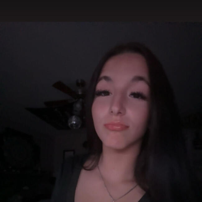 Babysitter in Syracuse: Hayley