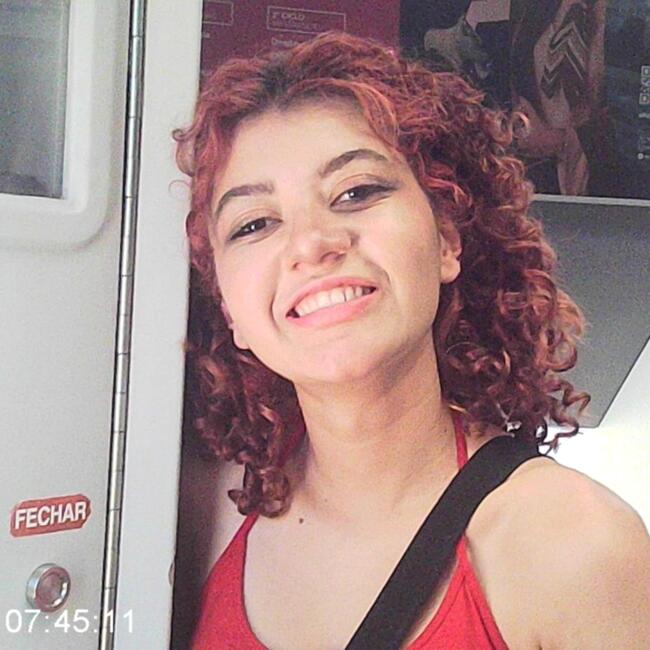 Babysitter in Almada: Juliana