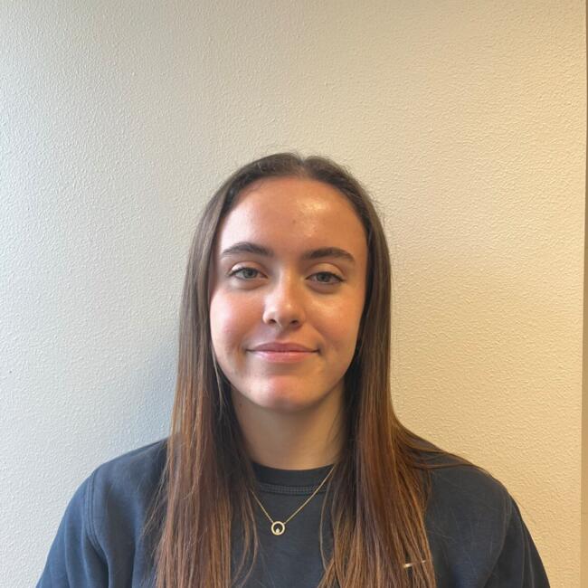 Babysitter in Saint-Thurial: Flore