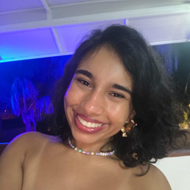 Babysitter in Uberlândia: Maria Clara