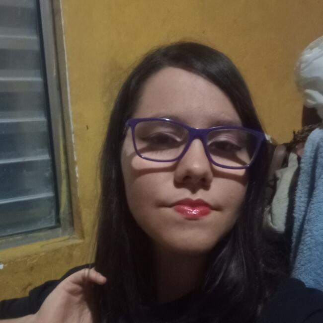 Babá em Praia Grande: Méllanie