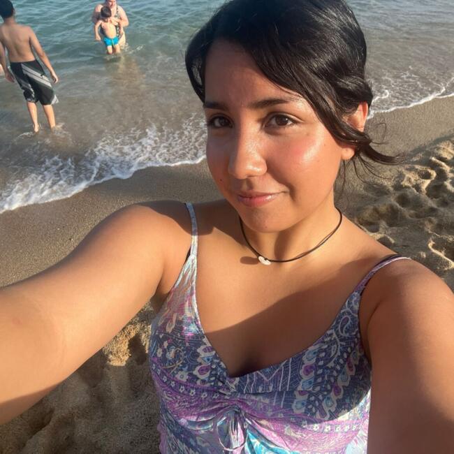 Babysitter in Badalona: Mia Zuniga