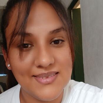 Babysitter in Villa La Angostura: Yesica