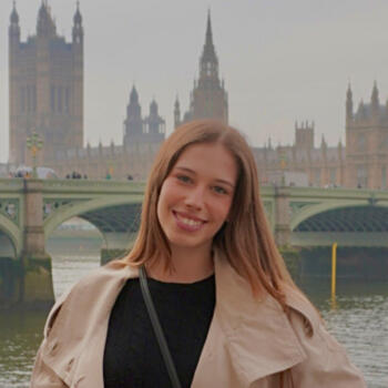 Babysitter em Leiria: Dora Brás