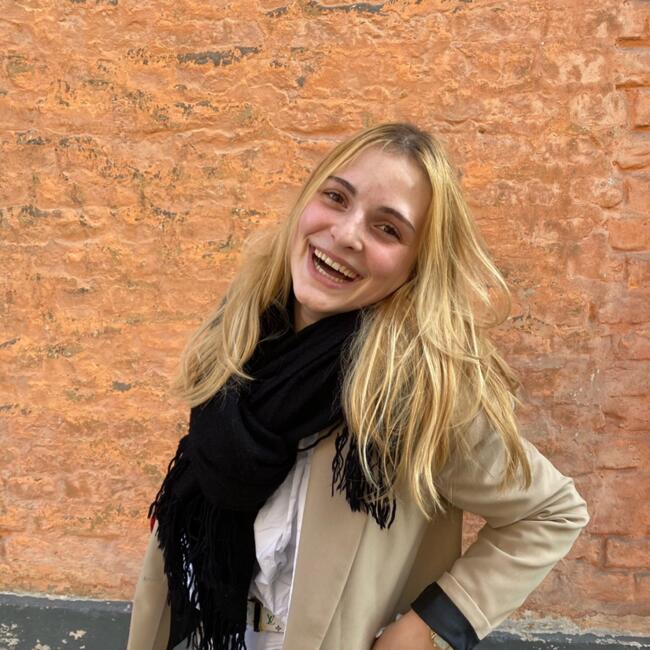 Canguro en Bordeaux: Caroline
