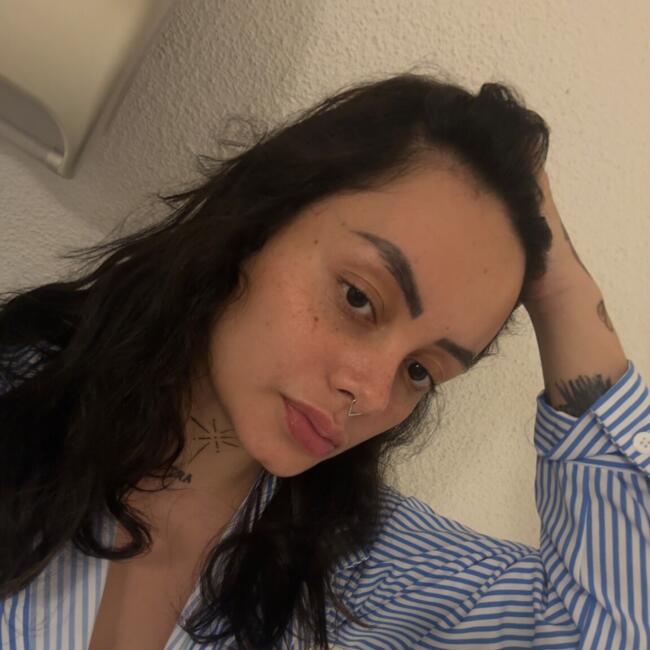 Babysitter in Embu das Artes: Stefani