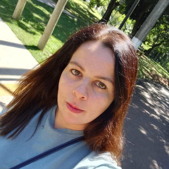 Babá em Assis: Elaine