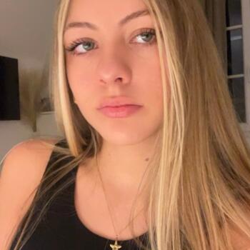 Babysitter in La Houssaye-en-Brie: Louise