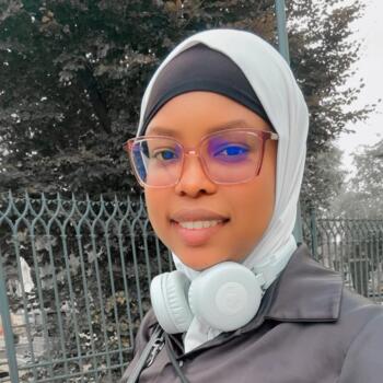 Babysitter in Schifflange: Adama bella