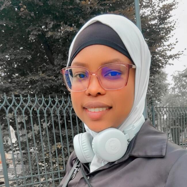 Babysitter in Schifflange: Adama bella