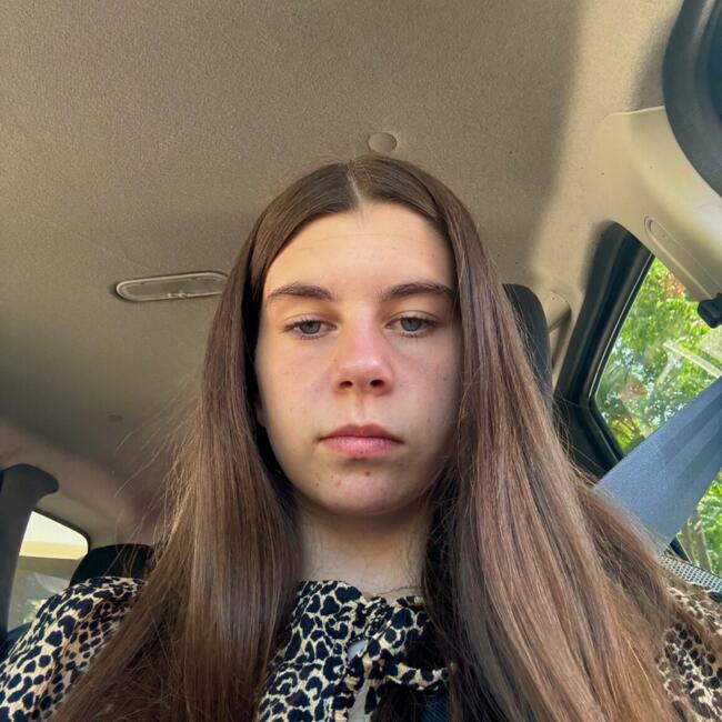 Babysitter in Gruissan: Nina