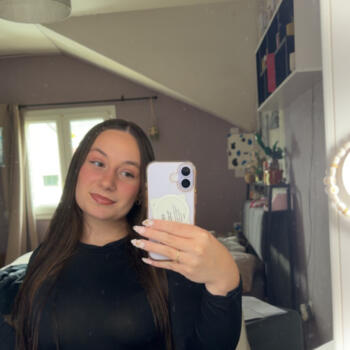 Babysitter in Hornoy-le-Bourg: Leyia