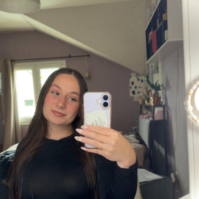 Babysitter in Hornoy-le-Bourg: Leyia