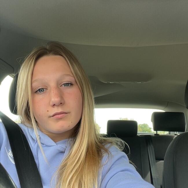 Baby-sitter à Lhoumois: Gaby