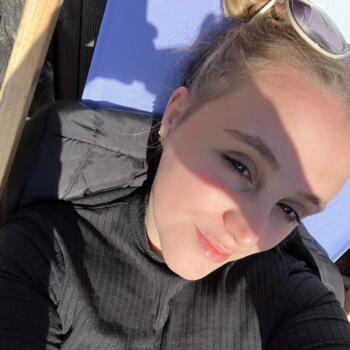 Babysitter in Garennes-sur-Eure: Claire