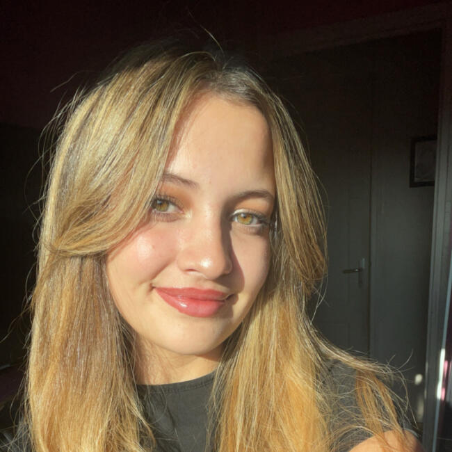 Babysitter στην περιοχή Νίκαια: Célia