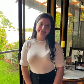 Niñera en San José: Valeria