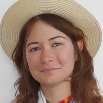 Babysitter in Bordeaux: Noemie