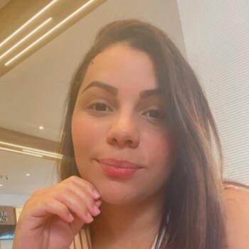 Babysitter in Ribeirão Claro: Lorena
