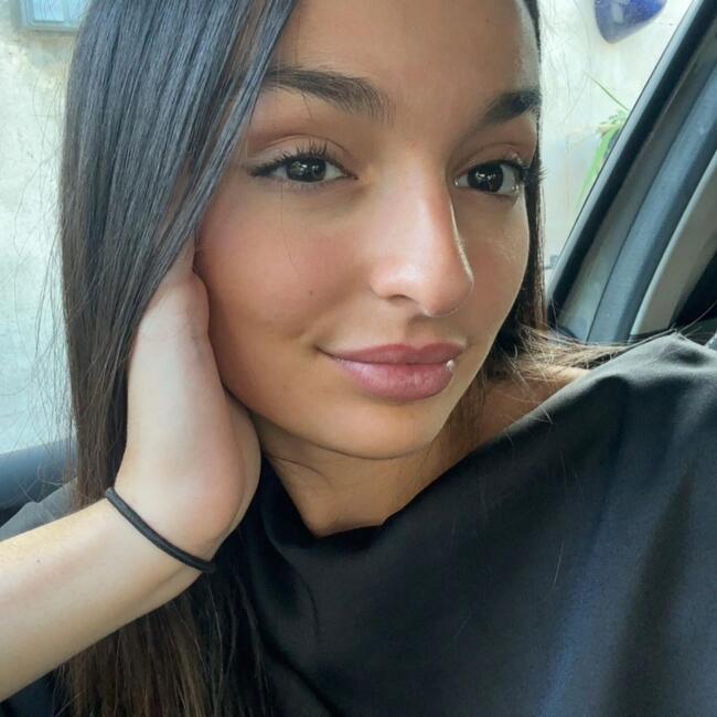 Babysitter in Vitry-sur-Orne: Meriem