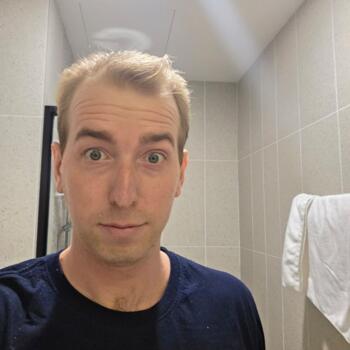 Kerja pengasuh di Kuala Lumpur: kerja pengasuh Simon