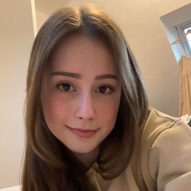 Babysitter in Mont-Saint-Aignan: Lucie