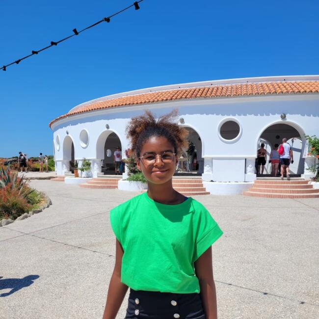 Babysitter in Deauville: Isis