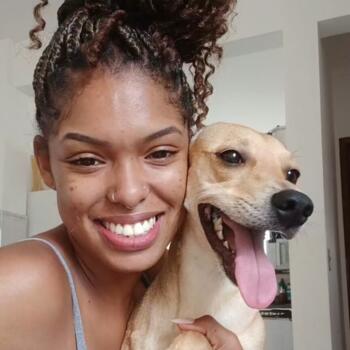 Babysitter in Uberlândia: Yasmin Beatriz
