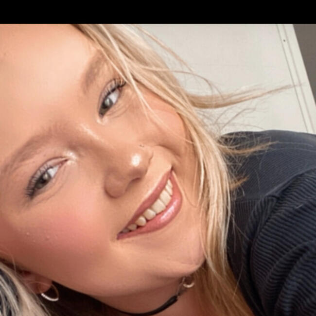 位于Clichy的临时保姆: Ines